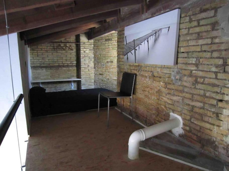 Young Penthouse Валенсия Екстериор снимка